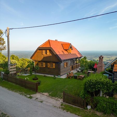 Kuca Za Odmor Poljanica Okicka Villa ยาสเตรบาร์สโก ภายนอก รูปภาพ