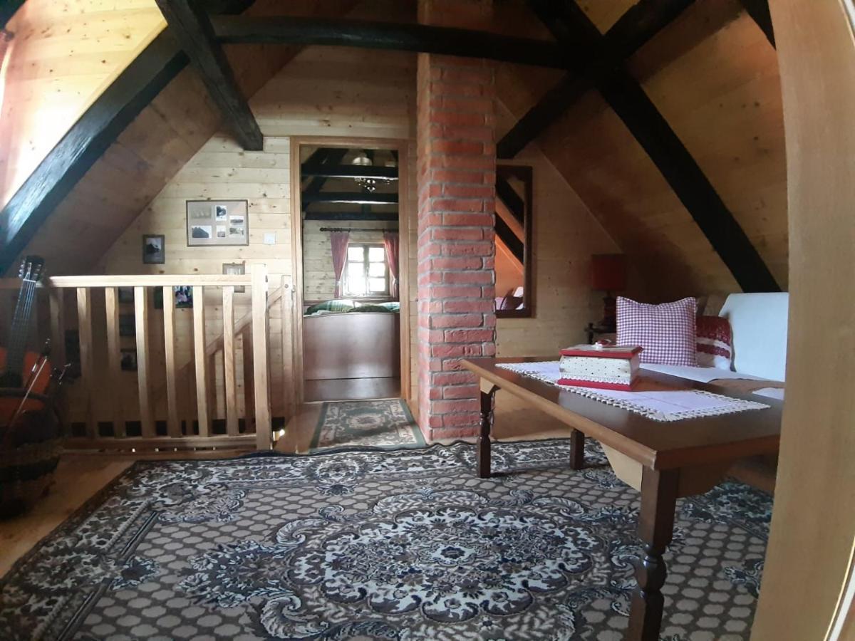 Kuca Za Odmor Poljanica Okicka Villa ยาสเตรบาร์สโก ภายนอก รูปภาพ