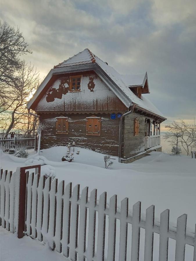 Kuca Za Odmor Poljanica Okicka Villa ยาสเตรบาร์สโก ภายนอก รูปภาพ