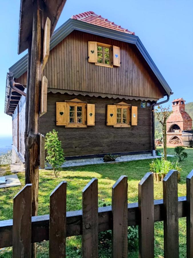 Kuca Za Odmor Poljanica Okicka Villa ยาสเตรบาร์สโก ภายนอก รูปภาพ