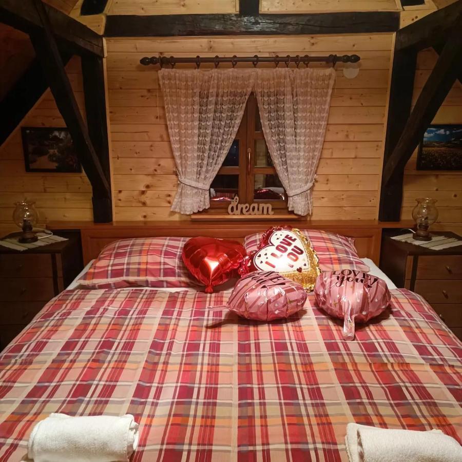 Kuca Za Odmor Poljanica Okicka Villa ยาสเตรบาร์สโก ภายนอก รูปภาพ