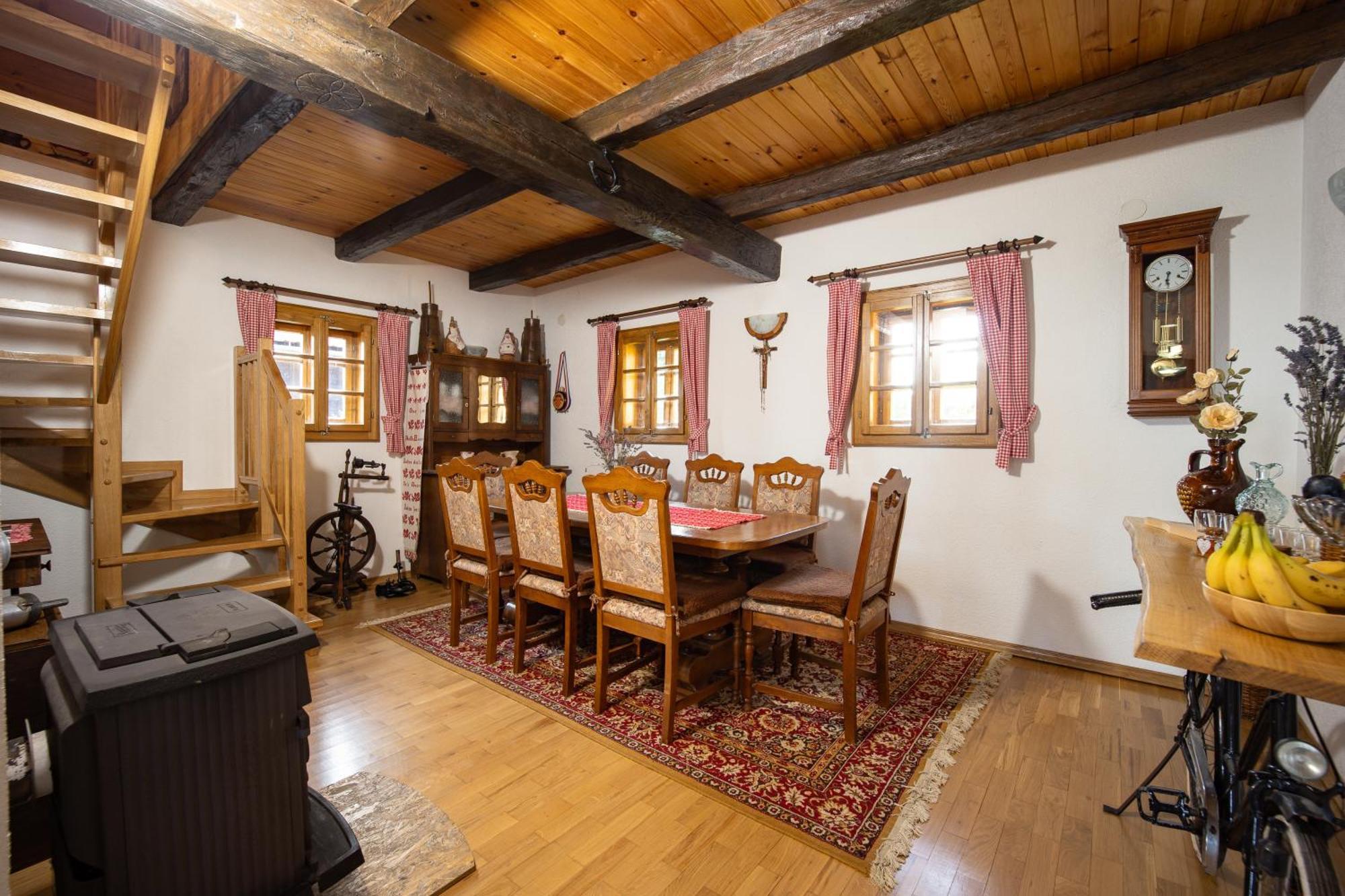 Kuca Za Odmor Poljanica Okicka Villa ยาสเตรบาร์สโก ภายนอก รูปภาพ